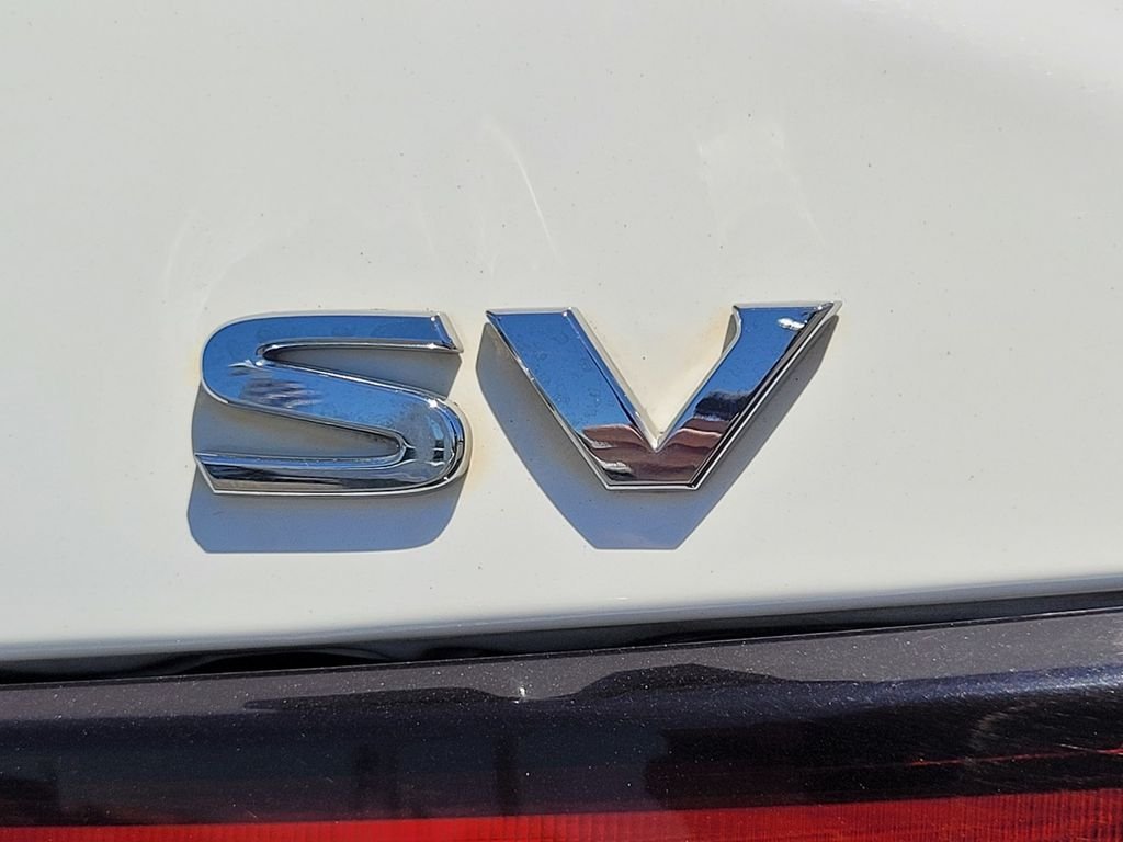 Certified Used 2021 Cloud White Nissan SV image 10