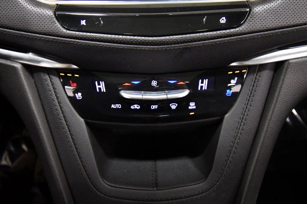 Used 2024 Silver Cadillac Premium Luxury image 27