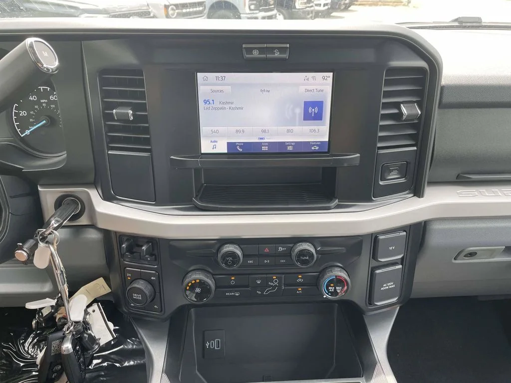 New 2026 Oxford White Ford XLT image 20
