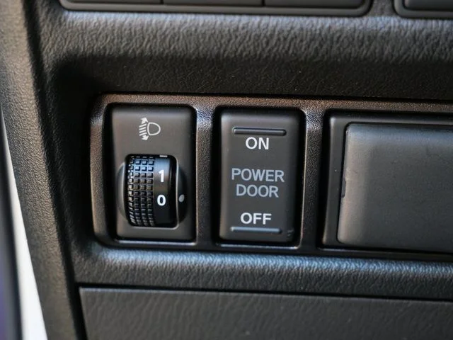 Used 2019 Blue Pearl Nissan SV image 19