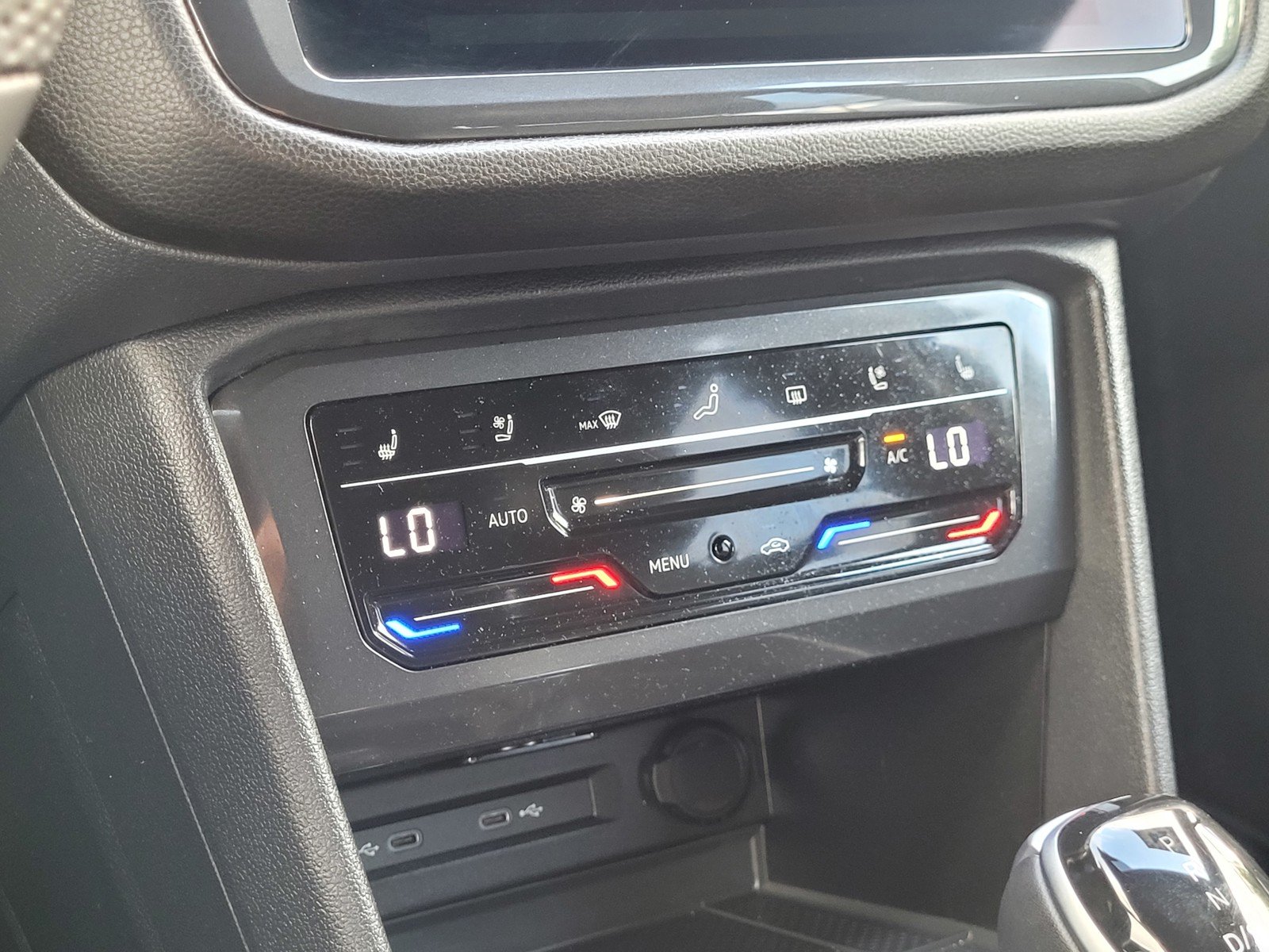 Used 2024 Black Volkswagen 2.0T SEL R-Line image 11