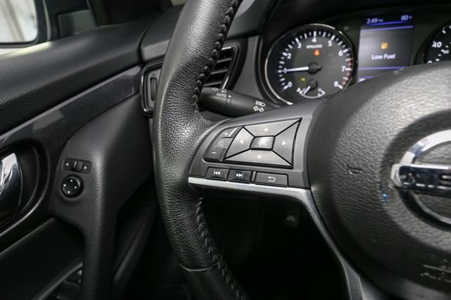 Used 2019 Gray Nissan SV image 28