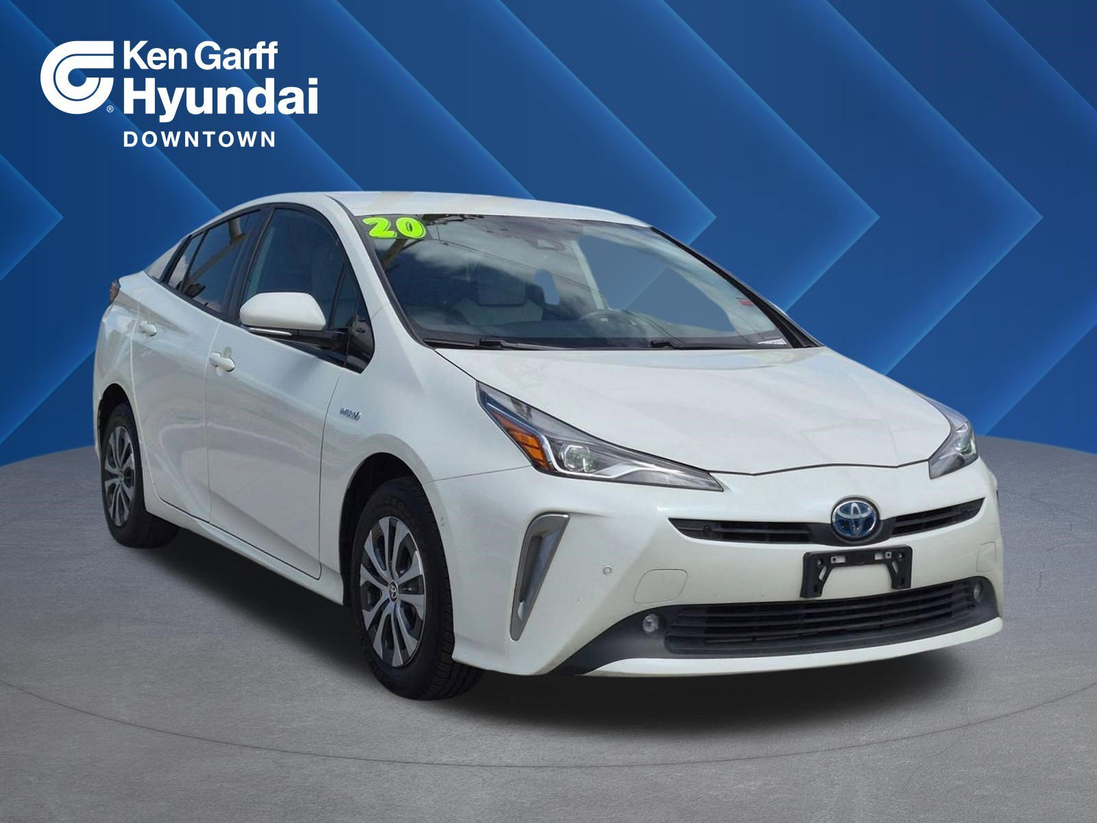 2020 Toyota Prius XLE AWD-e's photo