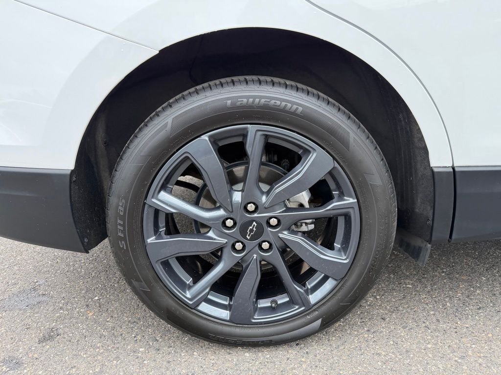 Used 2022 Summit White Chevrolet RS image 9