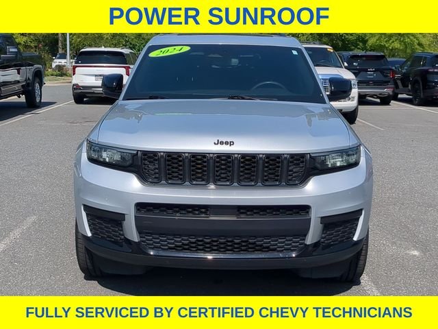 Used 2024 Silver Jeep Altitude X image 12