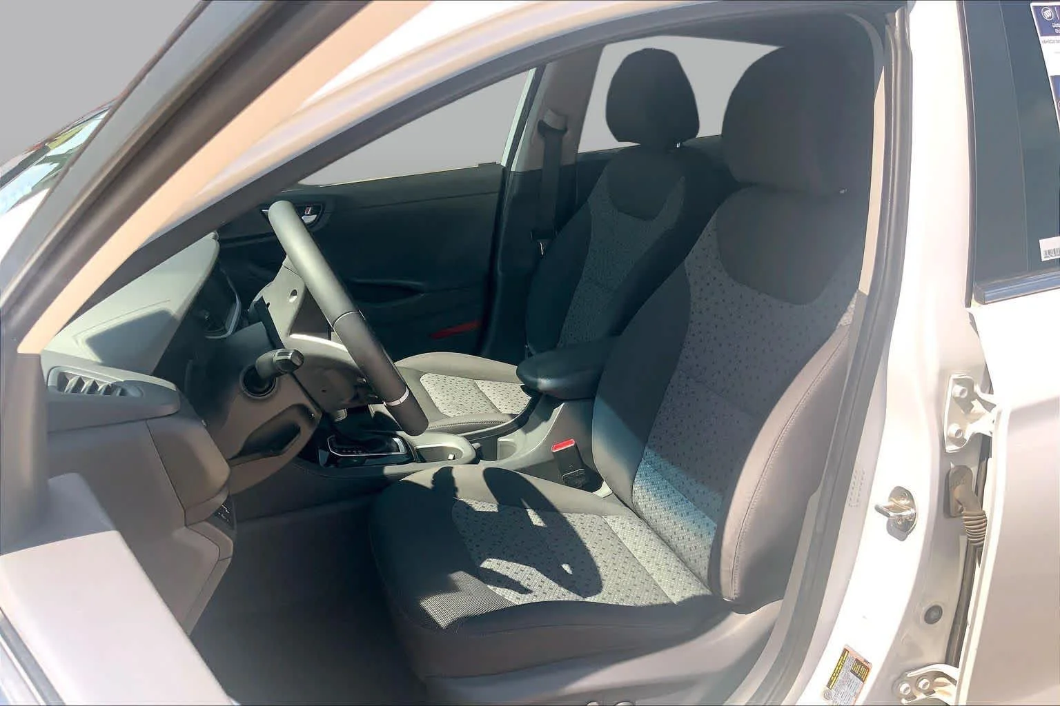 Pre-Owned 2017 Hyundai Ioniq Hybrid SEL