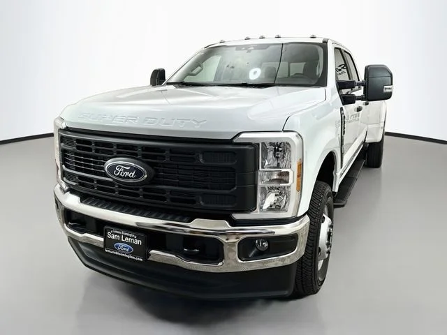 New 2026 Oxford White Ford F-350® XL image 3