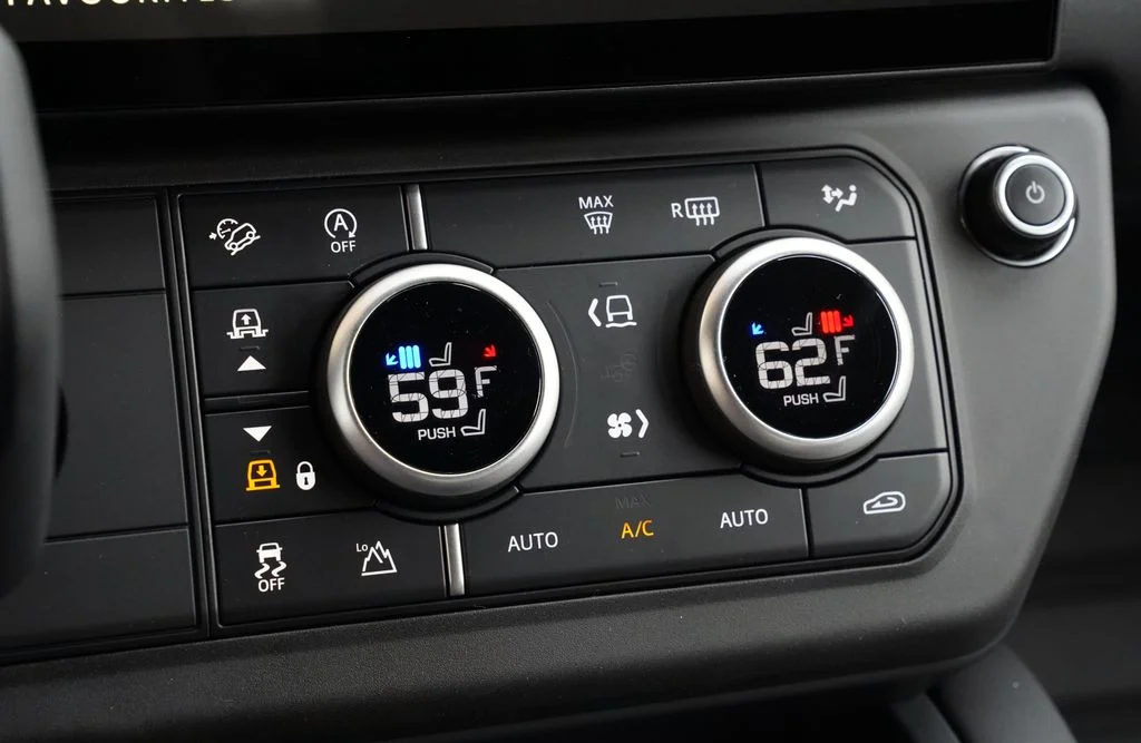 New 2026 Fuji White Land Rover X-Dynamic SE image 29