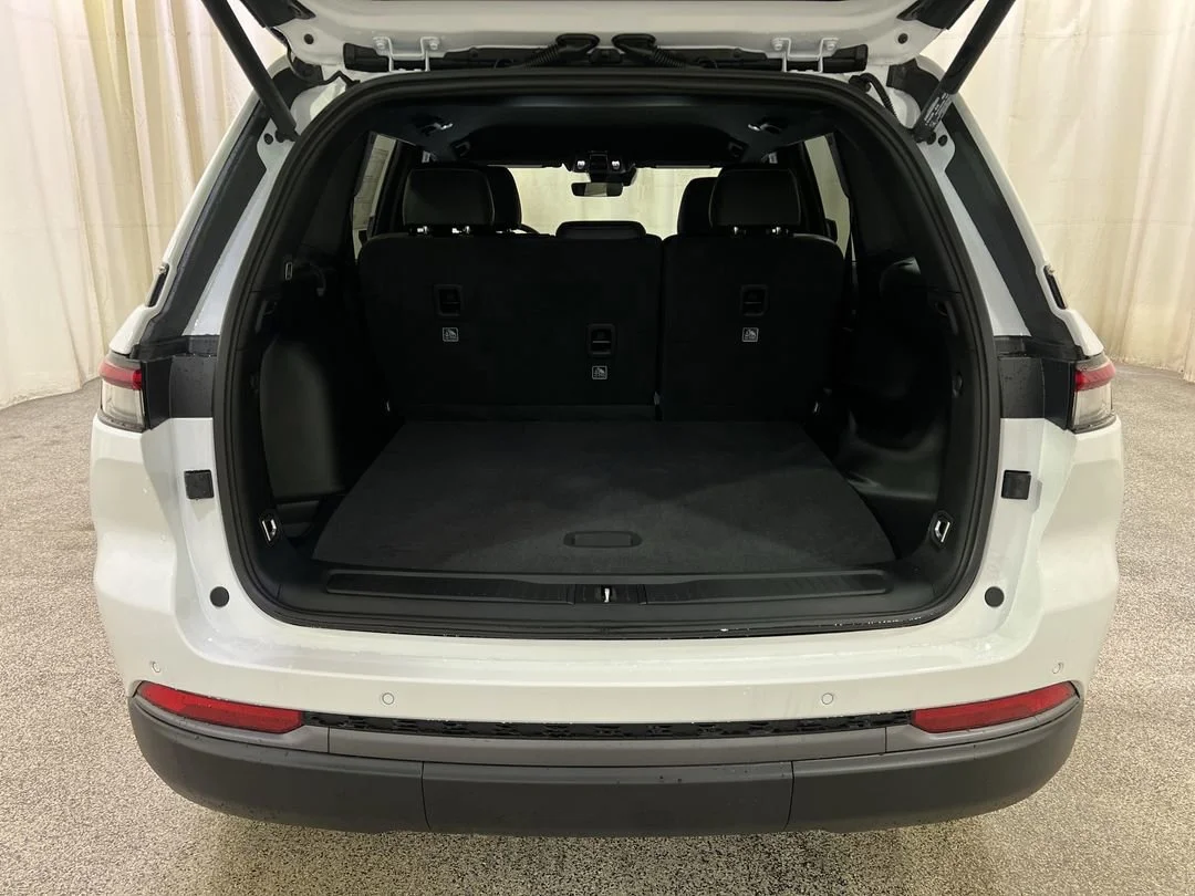 2026 Jeep Grand Cherokee Laredo - Photo 16