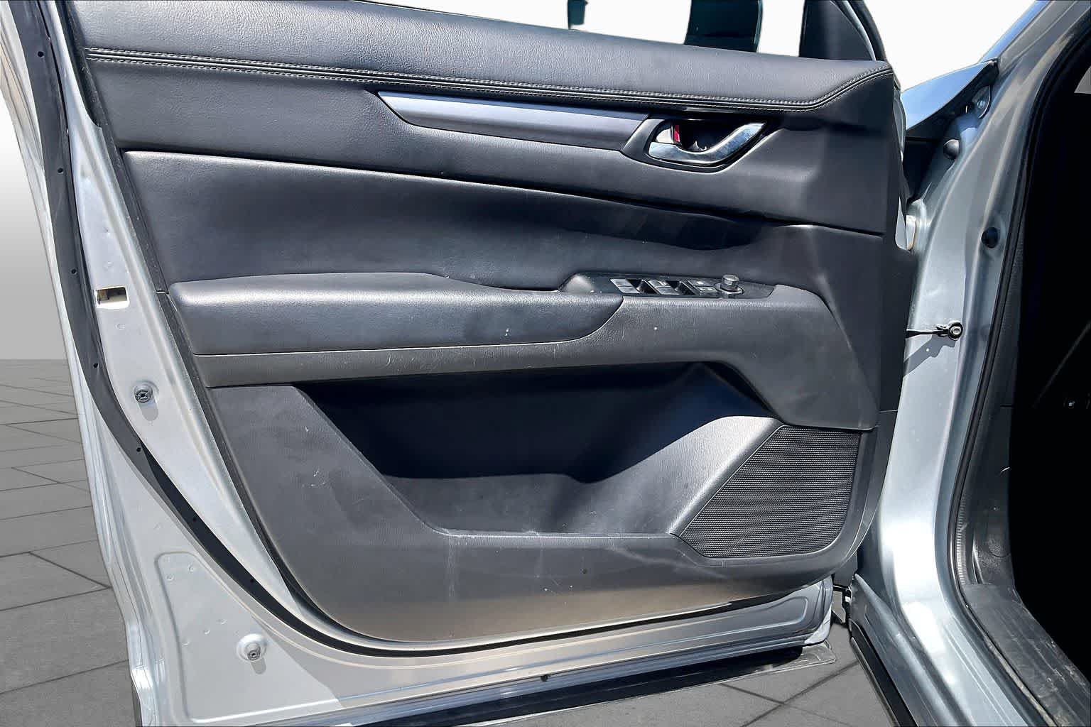 Used 2017 Sonic Silver Metallic Mazda Touring image 21