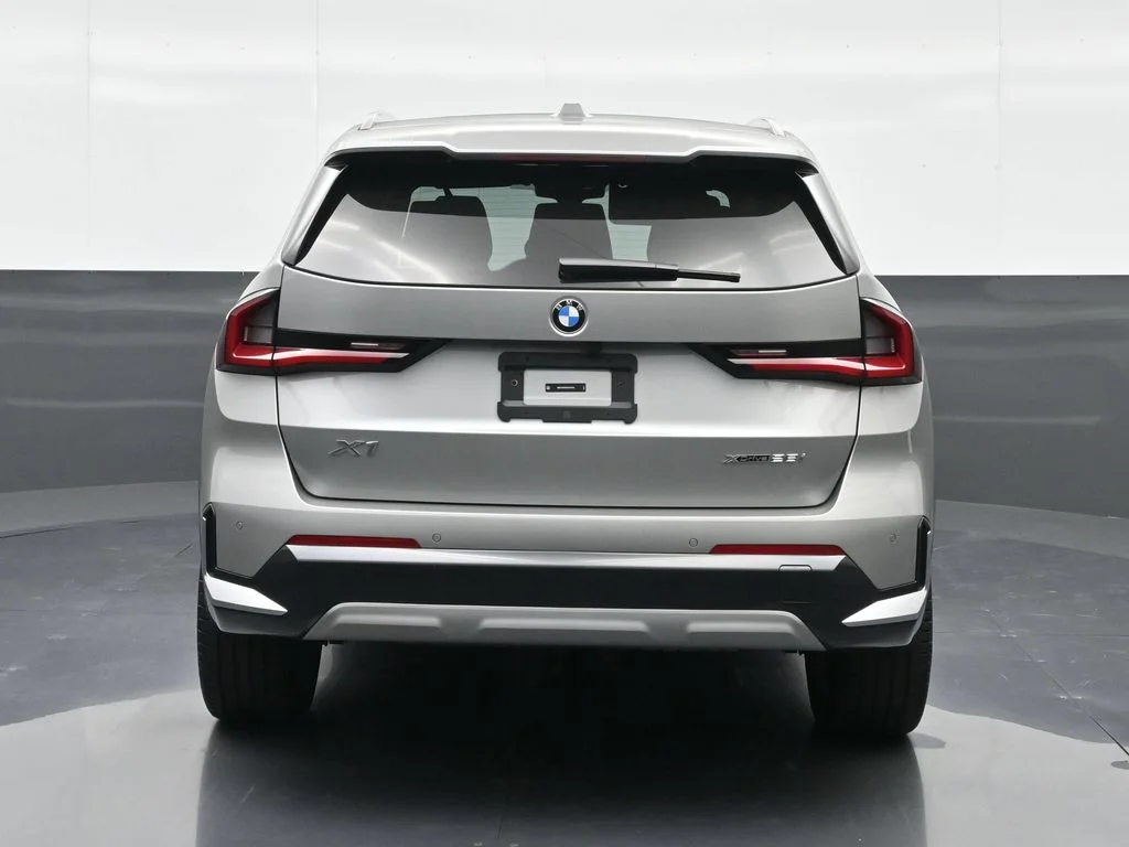 Used 2026 Silver BMW xDrive28i image 16