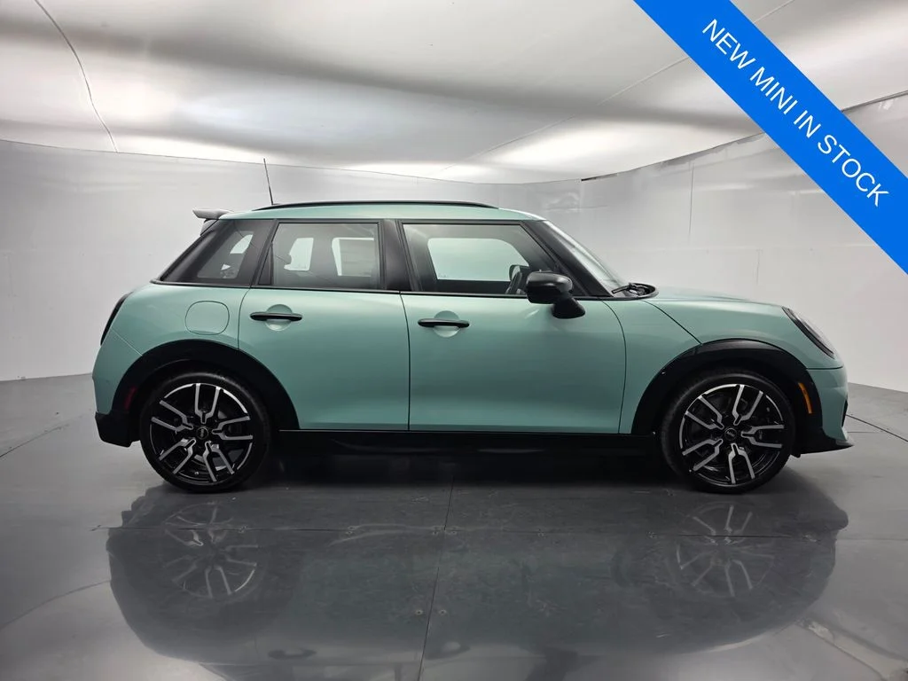 New 2026 Green MINI Iconic image 3