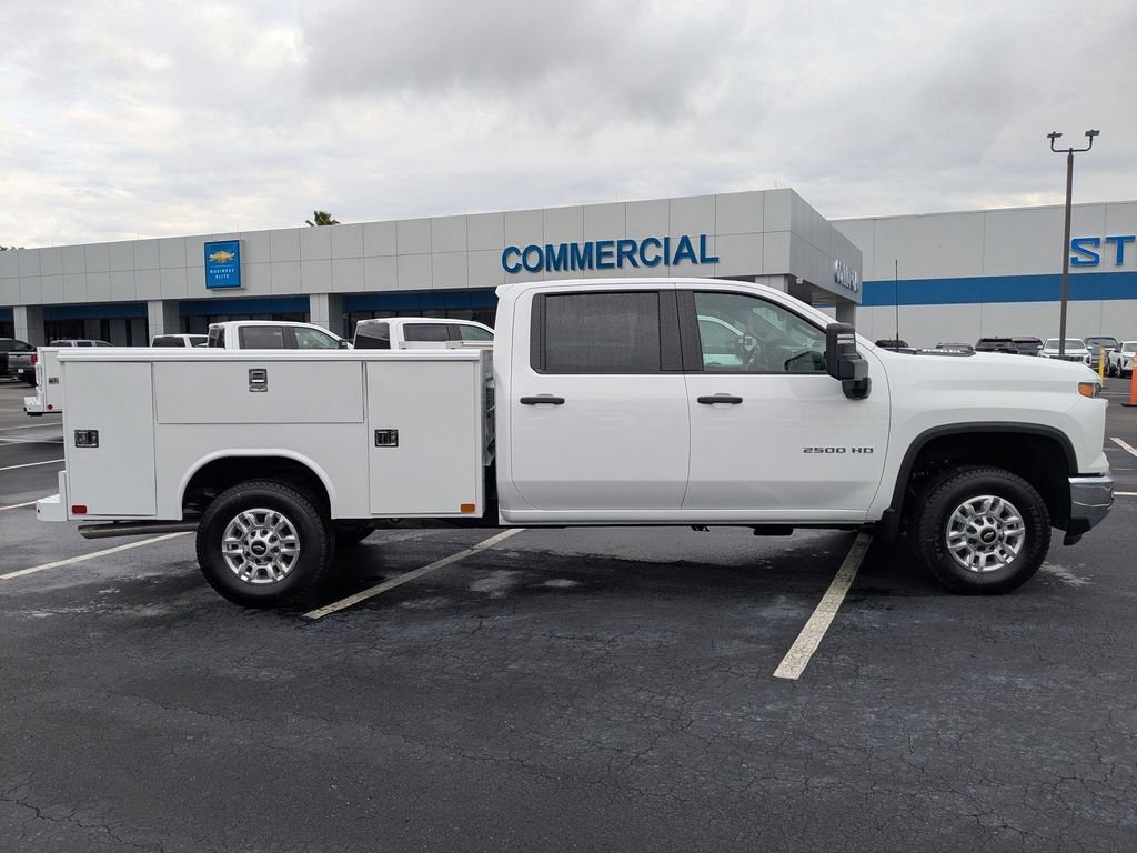 New 2026 Summit White Chevrolet WT image 3