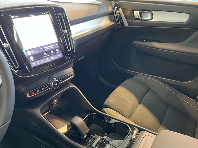 2026 Volvo XC40 Ultra Black Edition - Photo 30