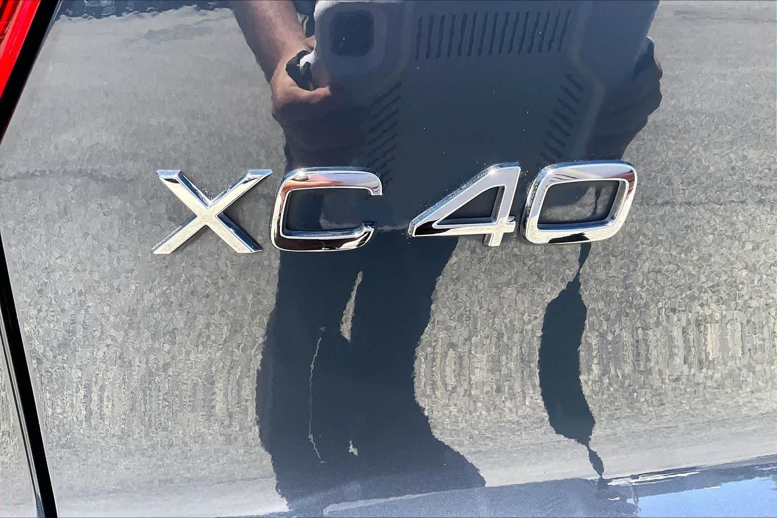 Used 2022 Denim Blue Metallic Volvo Momentum image 32