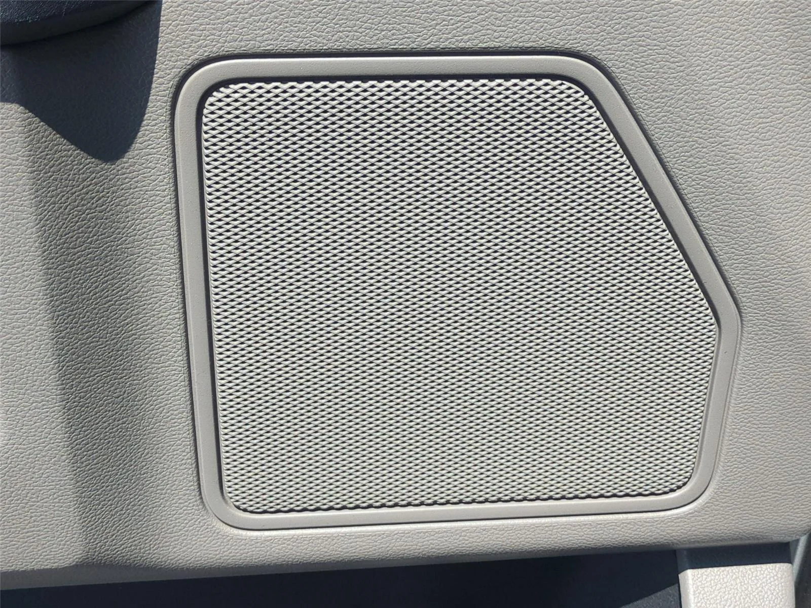 Used 2018 Ingot Silver FORD  image 17