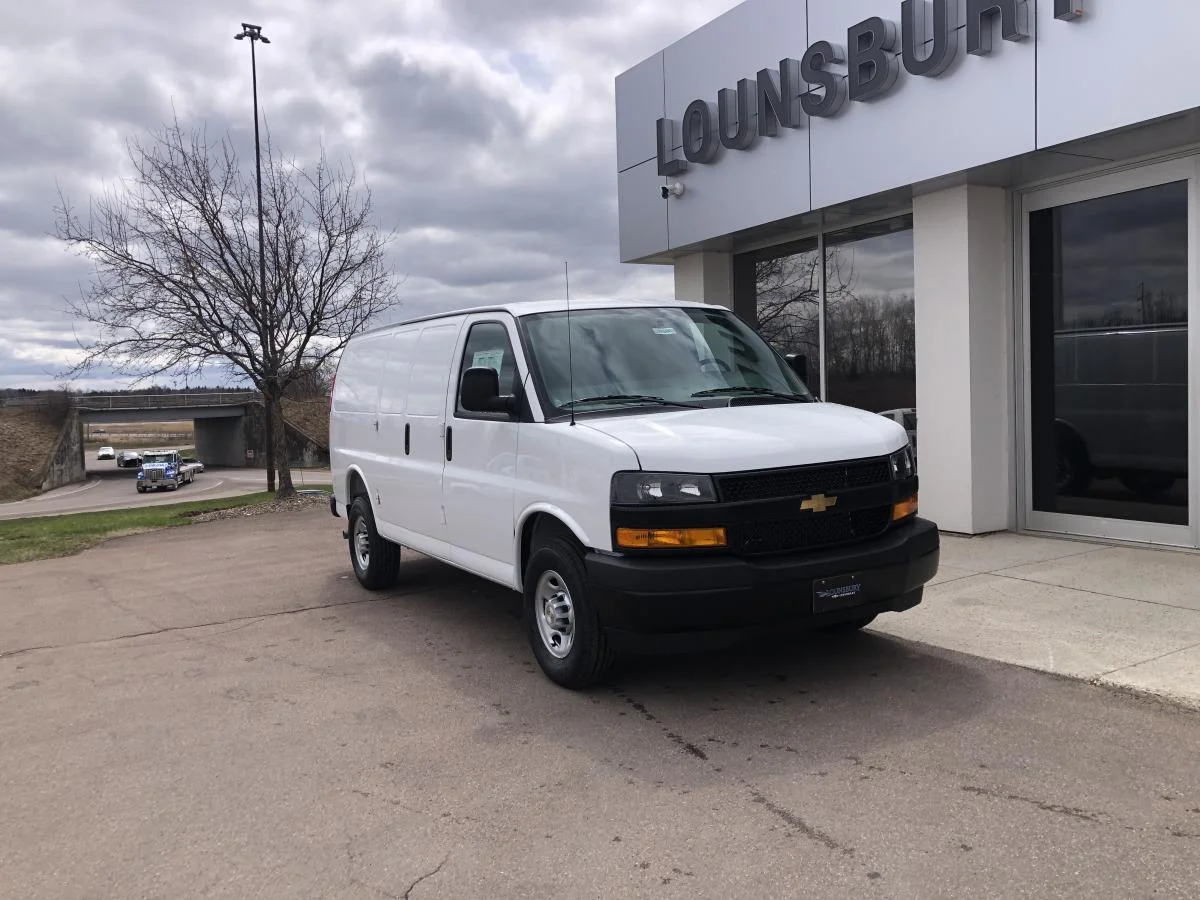 New 2026 White Chevrolet Rwd 3500 135 image 1