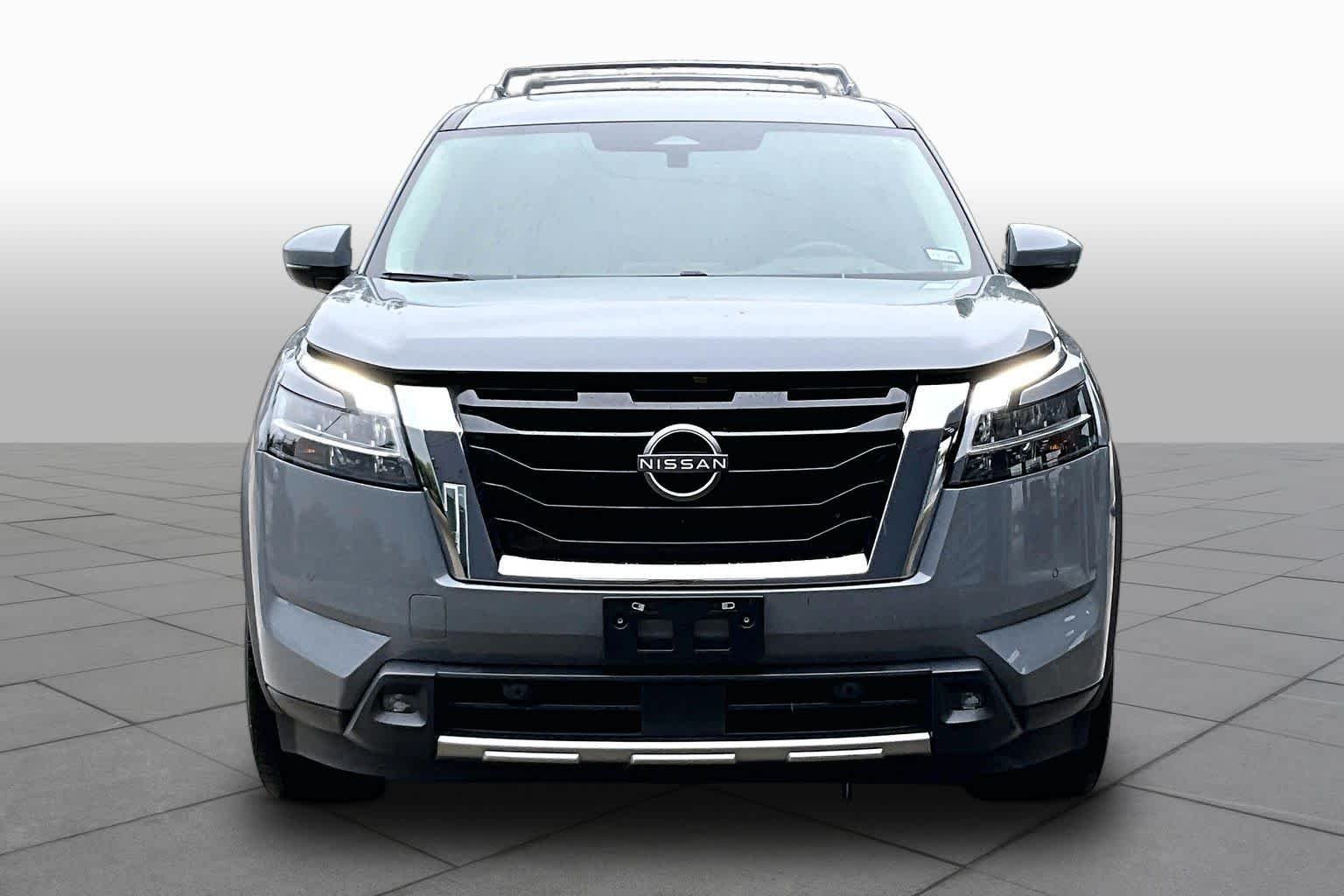 Used 2022 Boulder Gray Pearl Nissan Platinum image 4