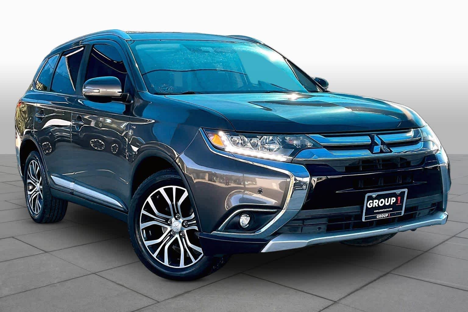 Used 2017 Quartz Brown Metallic Mitsubishi GT image 3