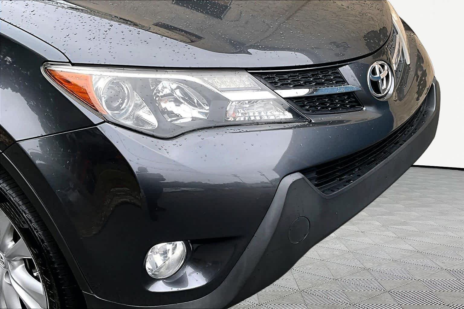 Used 2015 Magnetic Gray Metallic Toyota Limited image 30