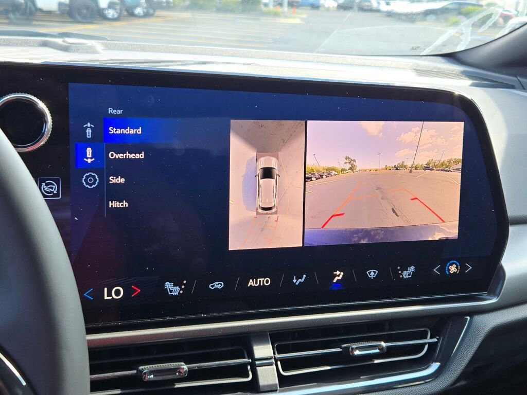 2025 Chevrolet Equinox EV RS - Photo 28