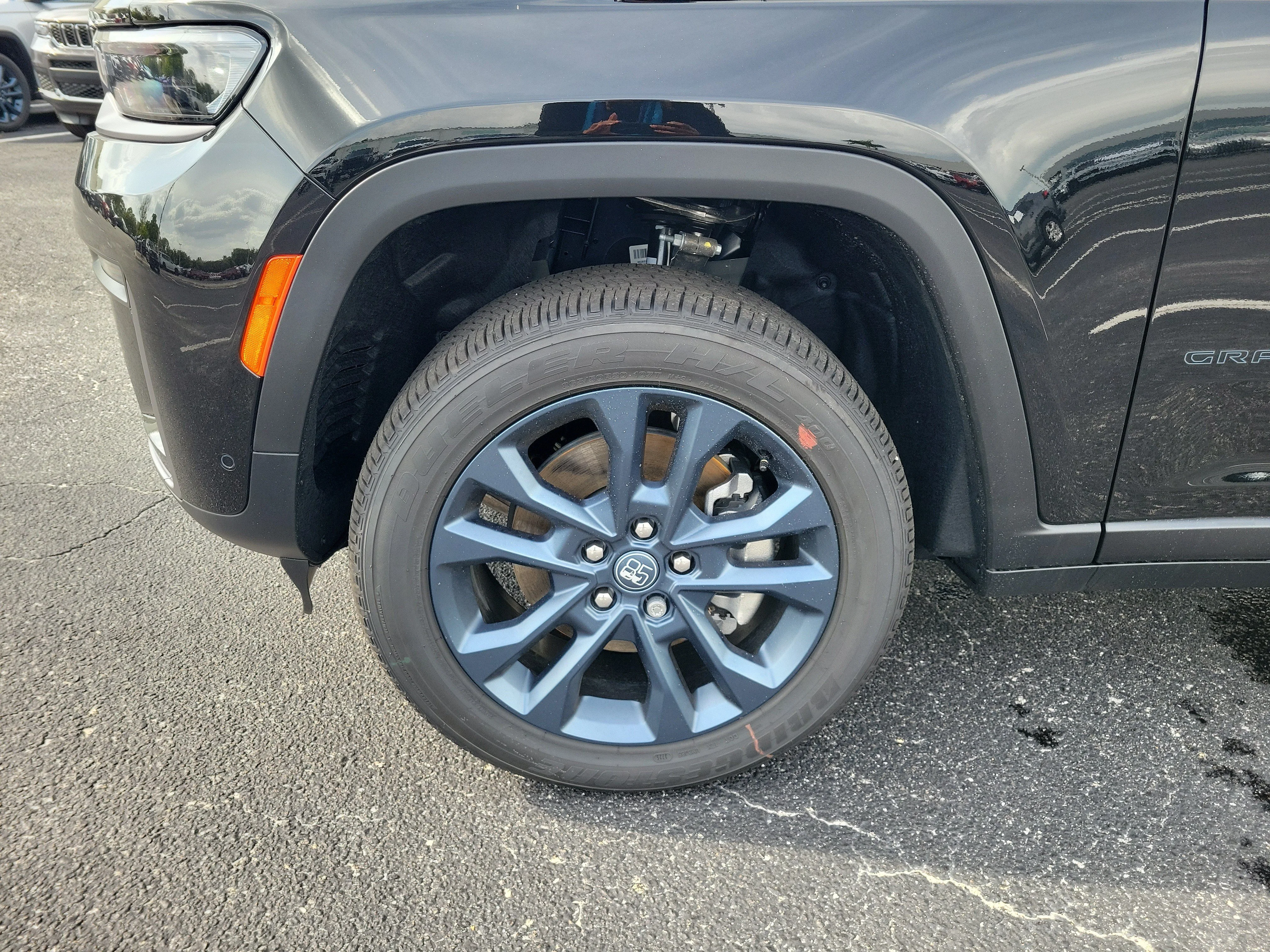 New 2026 Diamond Black Crystal Pearlcoat Jeep 85th Anniversary Edition image 7