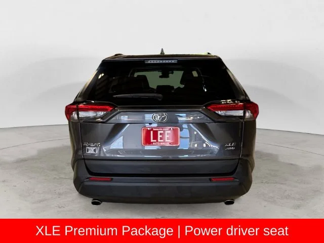 Used 2023 Gray Toyota XLE Premium image 5