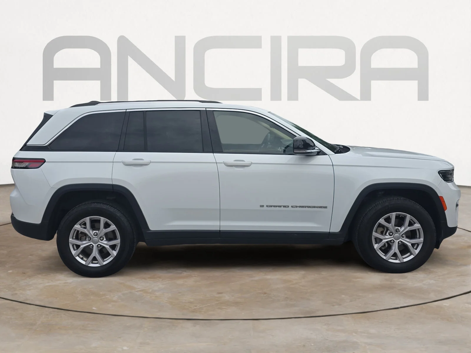 Used 2022 Bright White Clearcoat Jeep Limited image 11