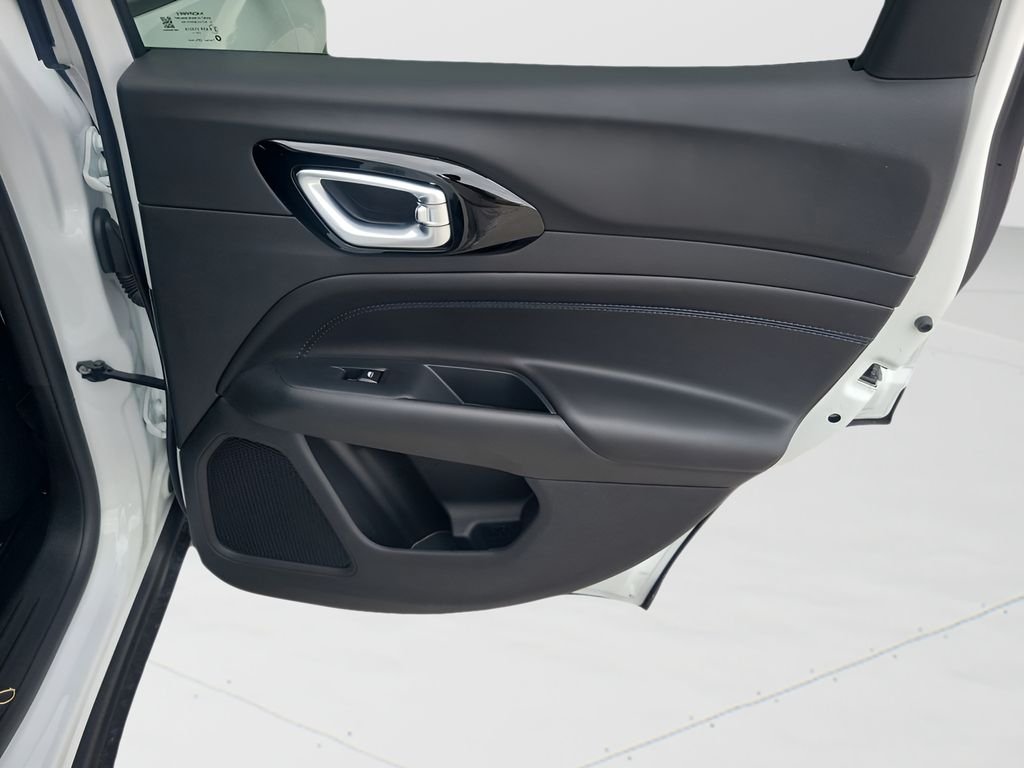 New 2026 Bright White Clear-Coat Exterior Paint Jeep Latitude image 43