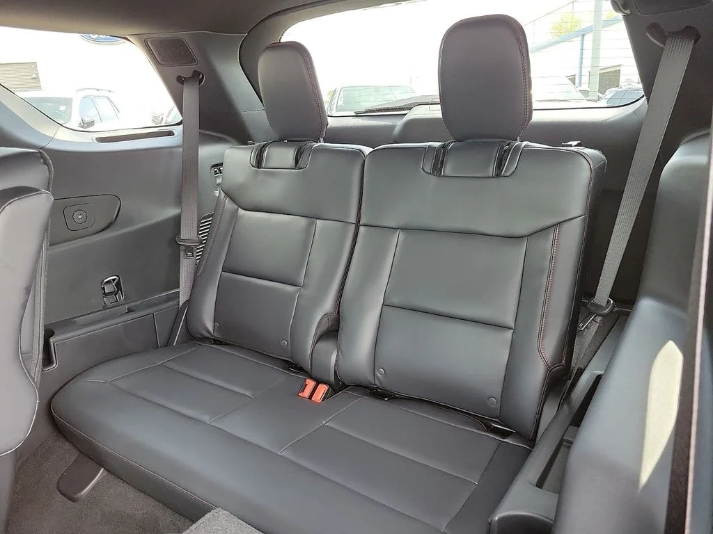 2026 Ford Explorer ST - Photo 9