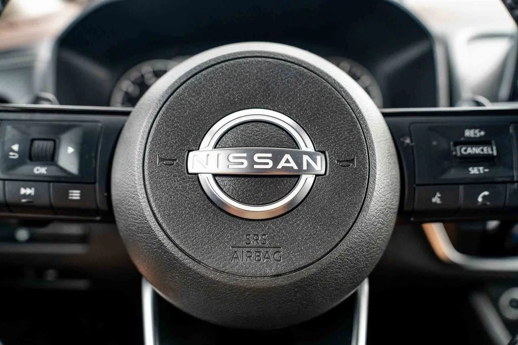 Used 2023 Silver Nissan SV image 14