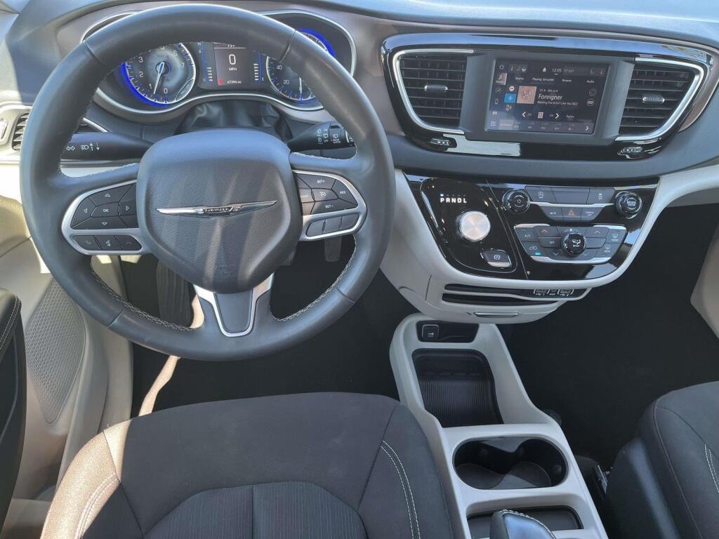 Used 2023 Bright White Clearcoat Chrysler LX image 2