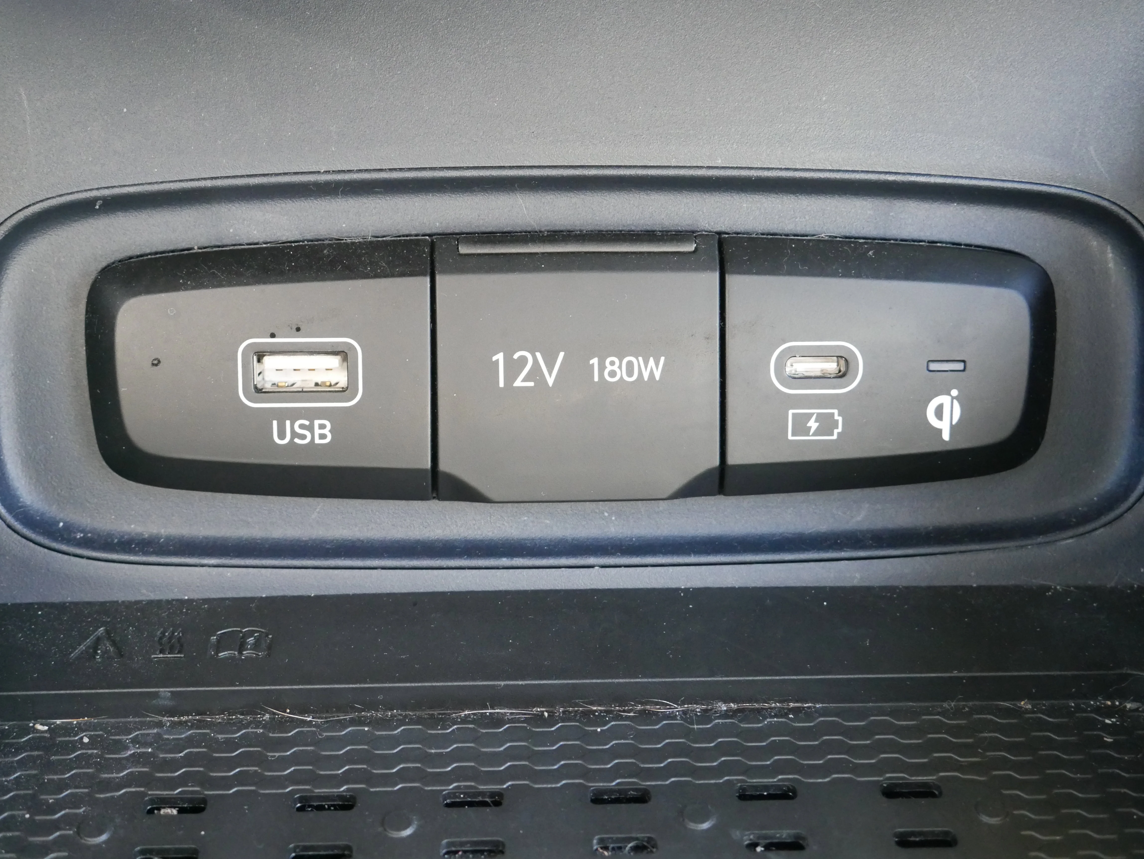 2024 Hyundai Venue Limited - Photo 22