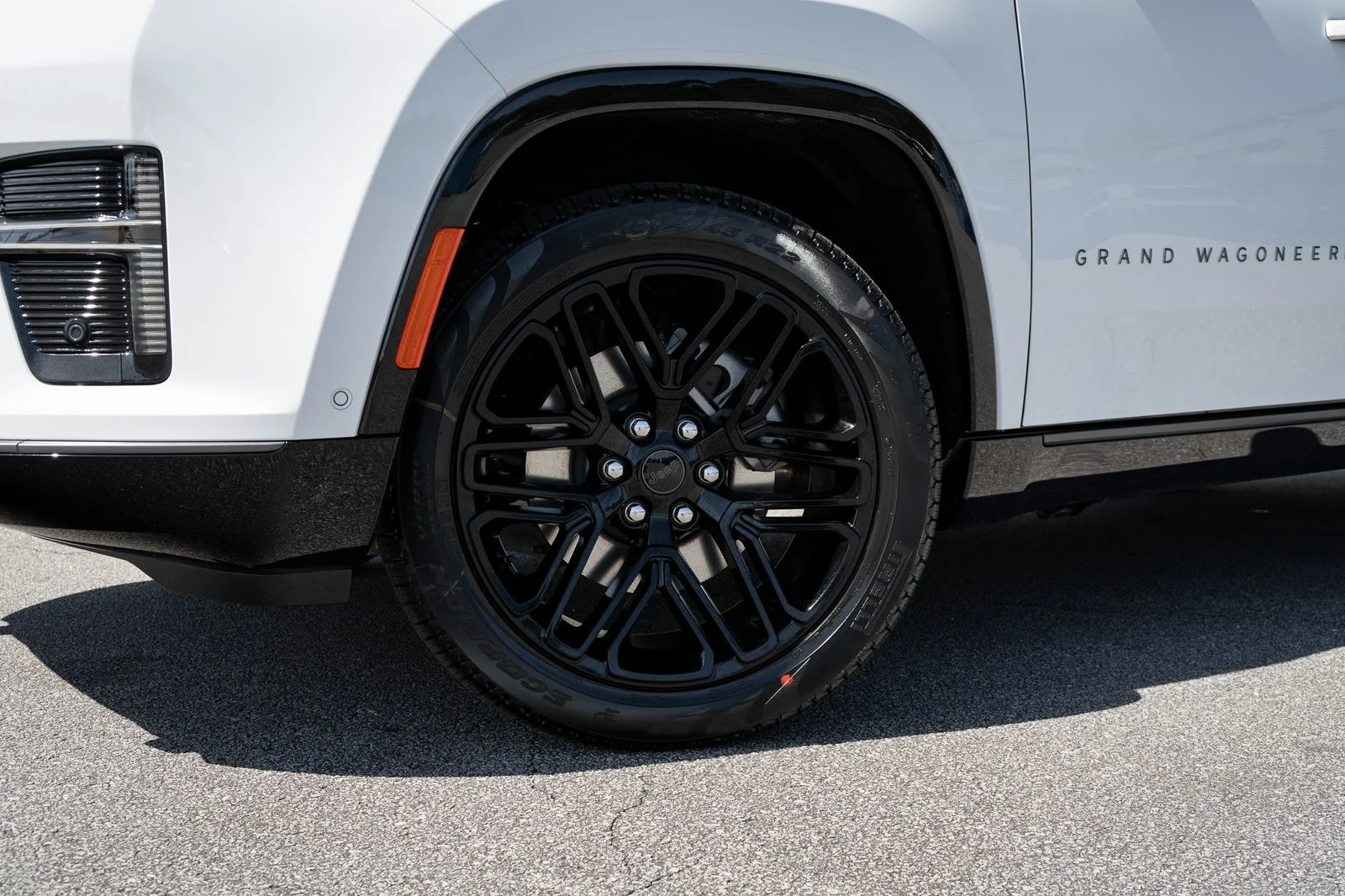 New 2026 Bright White Clear-Coat Exterior Paint Jeep Limited Reserve image 7