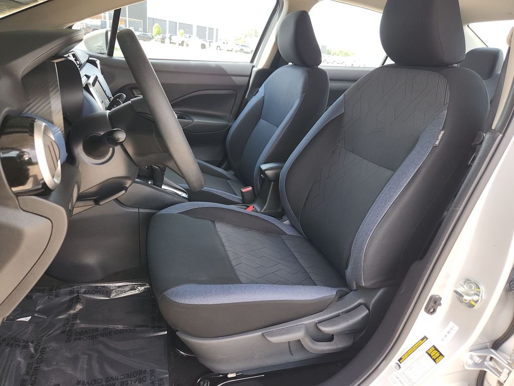 Used 2025 Silver Nissan 1.6 SV image 13
