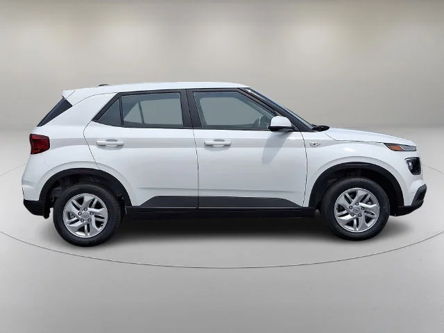 New 2026 White Hyundai SE image 8