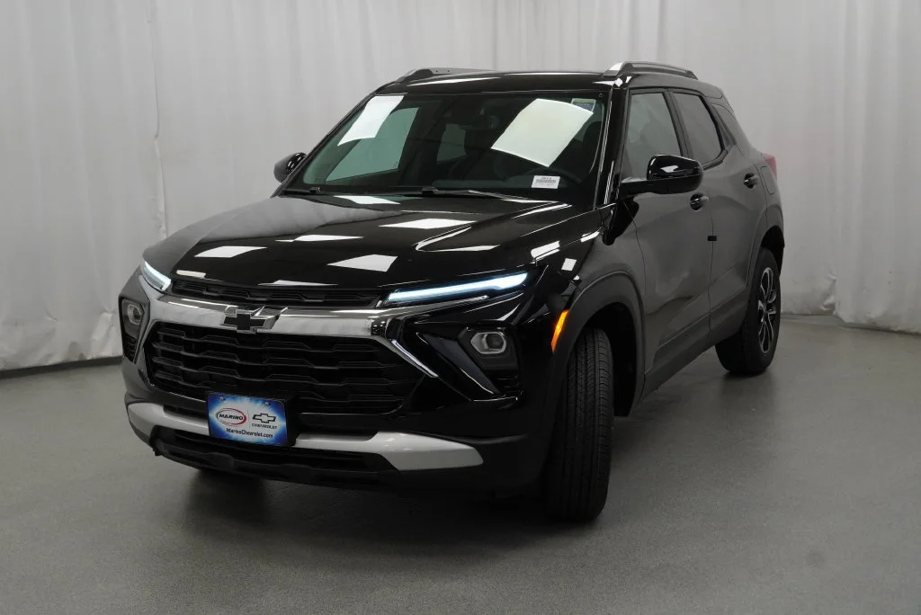 New 2026 Mosaic Black Metallic Chevrolet LT image 18