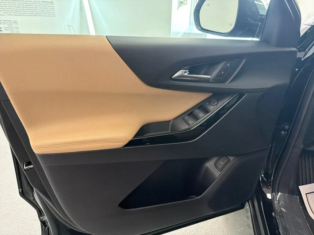 New 2027 Mosaic Black Metallic Chevrolet ACTIV image 13