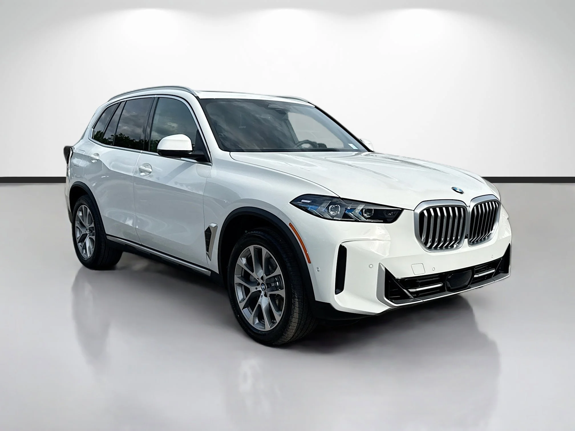 New 2026 Alpine White BMW sDrive40i image 1
