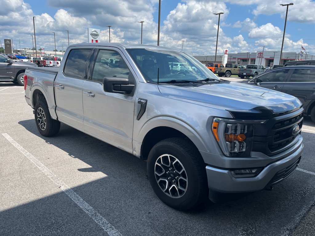 Used 2023 ICONIC SILVER METALLIC Ford XLT image 2