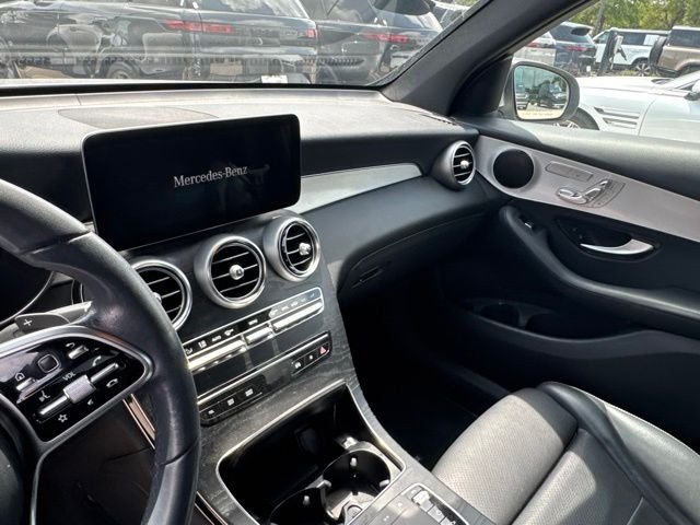 Used 2022 Silver Mercedes-Benz GLC 300 image 29