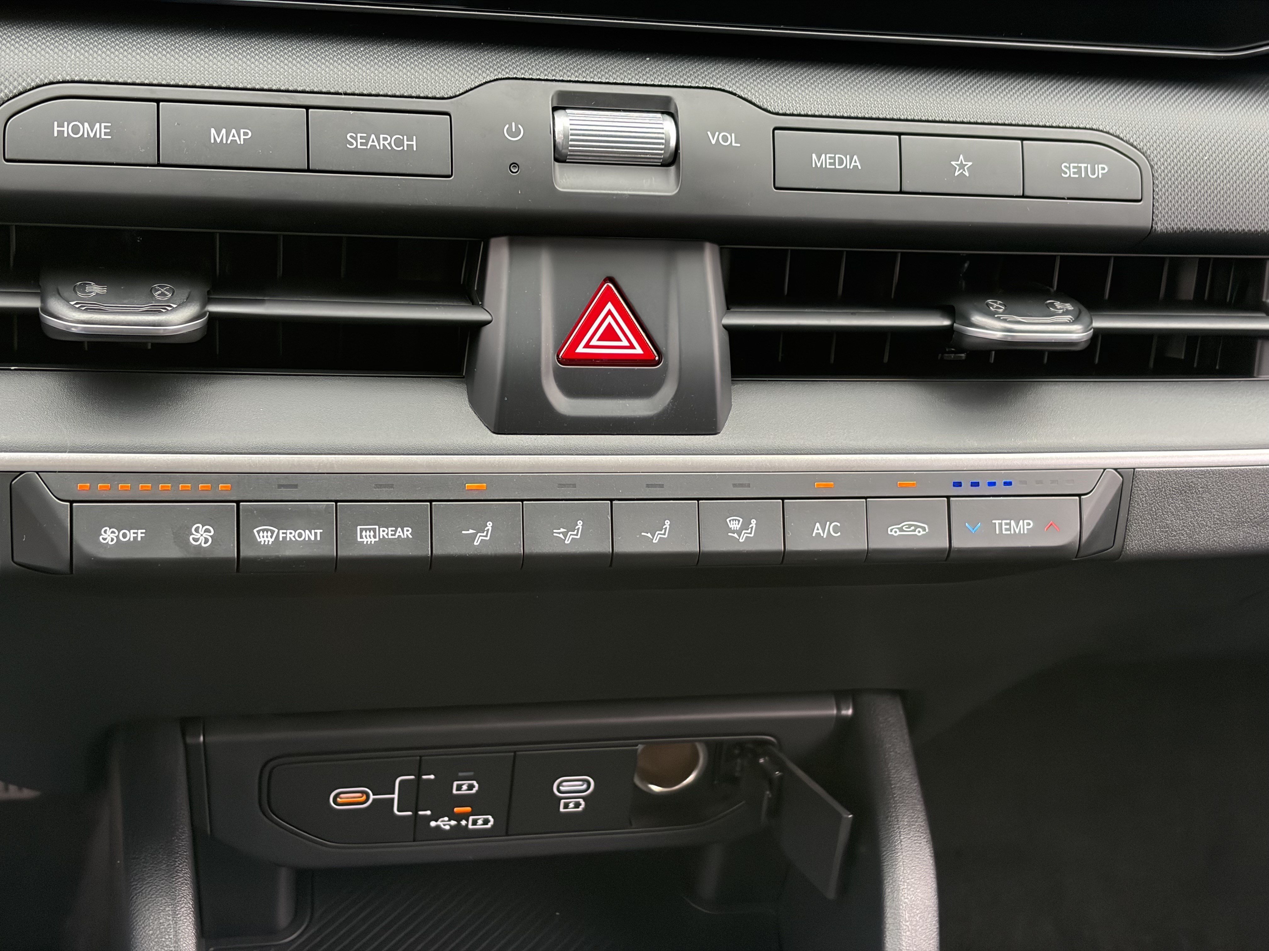 New 2026 Snow White Pearl Kia LXS image 26