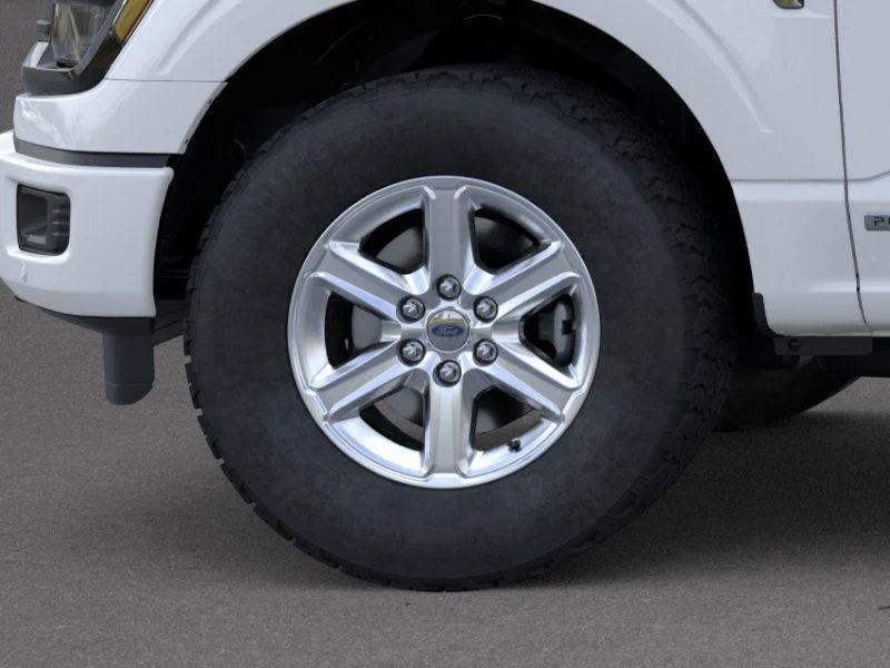 New 2026 Oxford White Ford XLT image 19