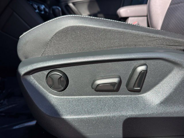 Used 2021 White Volkswagen 2.0T SE image 17