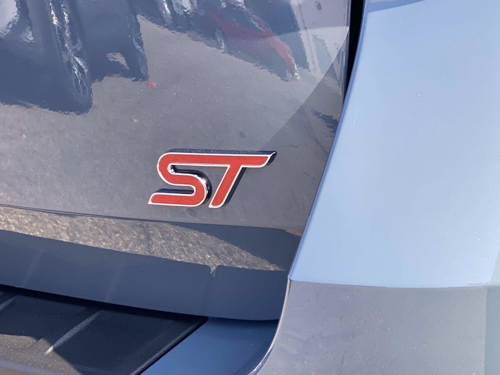 2026 Ford Explorer ST - Photo 4