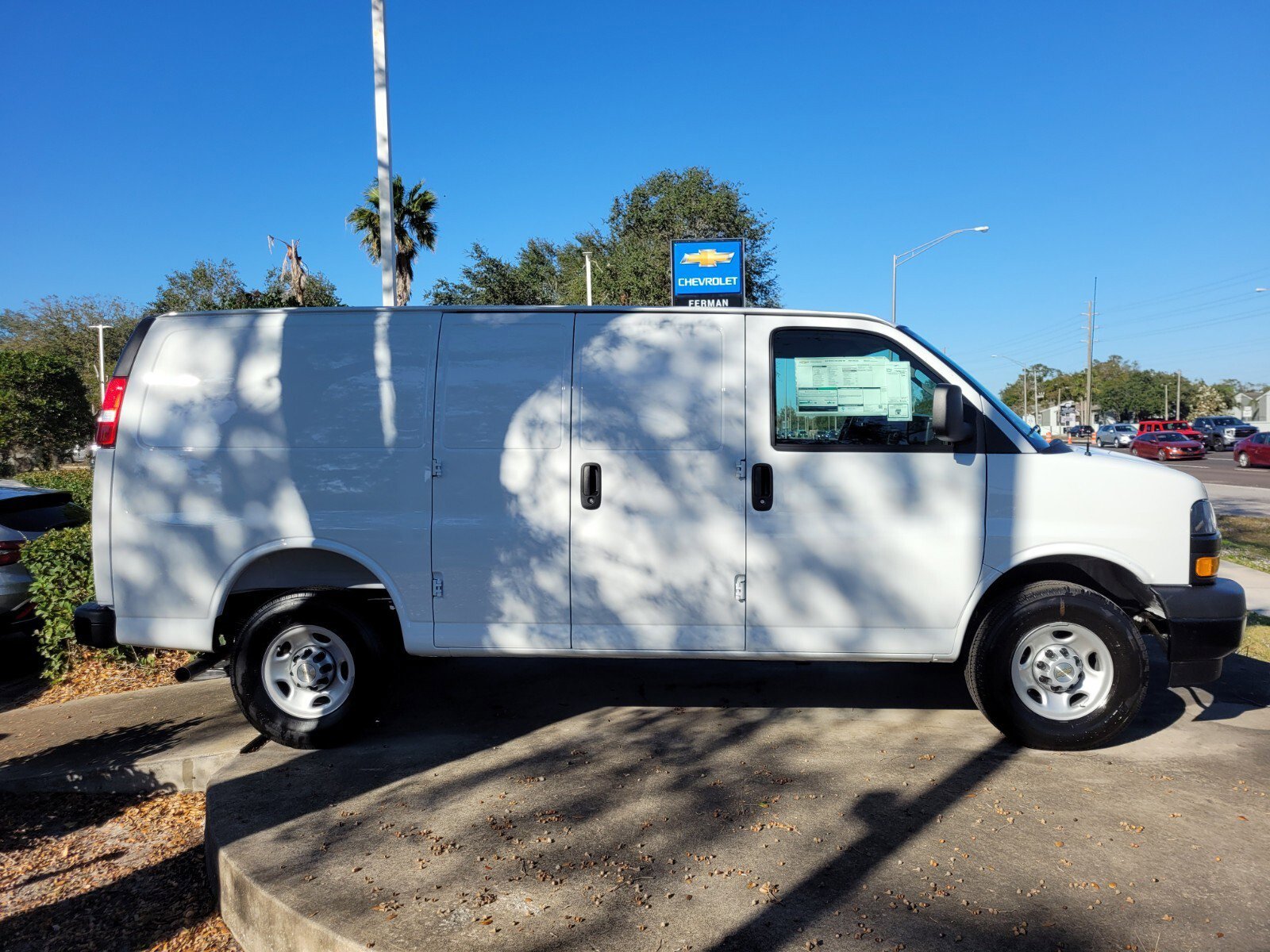 2025 Chevrolet Express Cargo Work Van - Photo 9