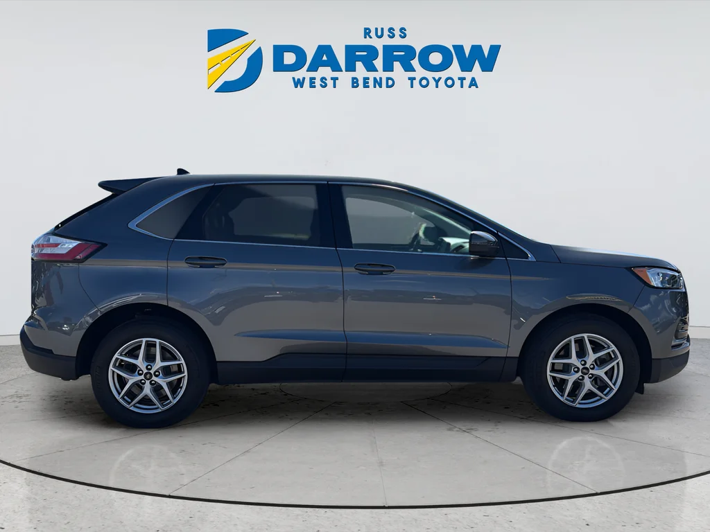 Used 2024 Gray Ford SEL image 6
