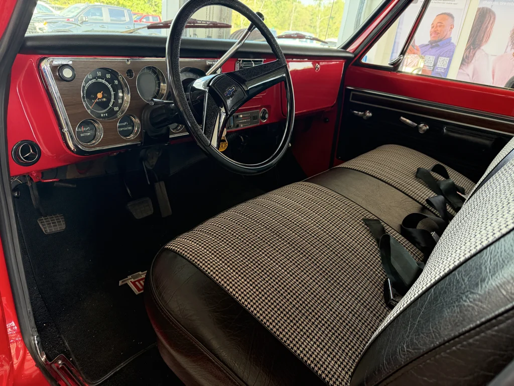 Used 1971 Red Chevrolet  image 2
