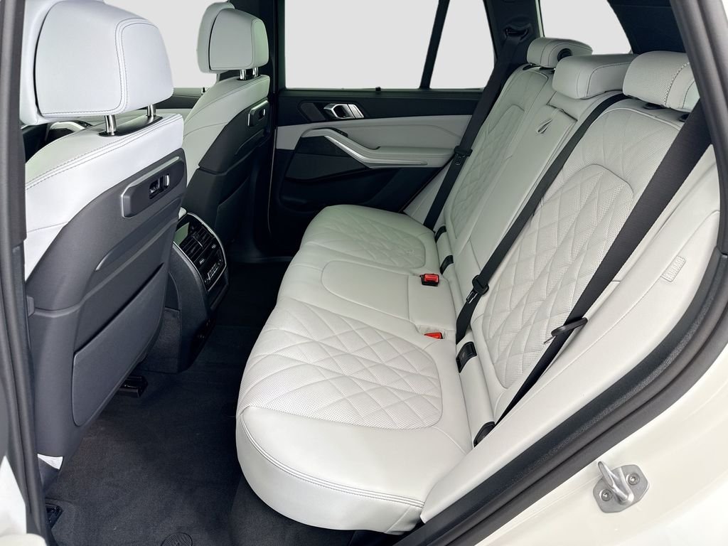 New 2026 White Metallic BMW xDrive50e image 20