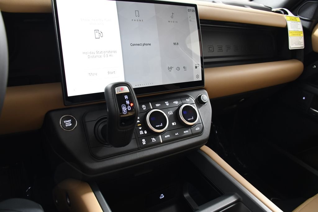 New 2026 Santorini Blk Land Rover S image 31